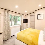Host & - Sunbird * York