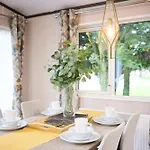 Host & - Sunbird Casa de Férias