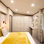 Host & - Sunbird Casa de Férias York