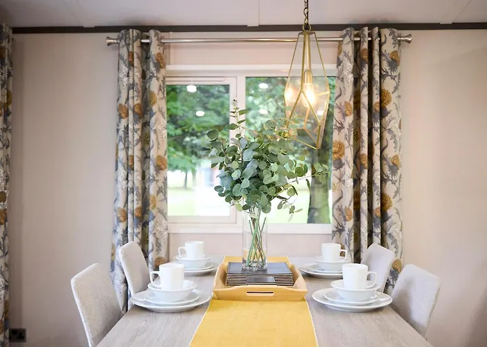 Host & - Sunbird Holiday home *