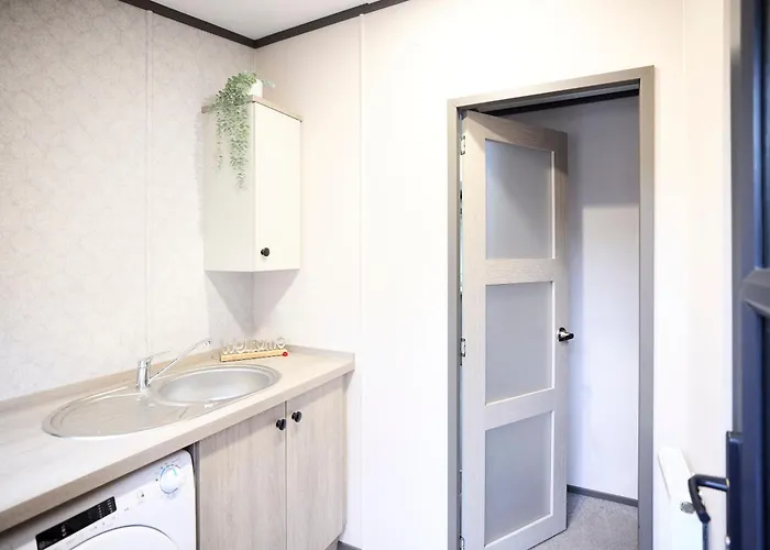 Host & - Sunbird * York