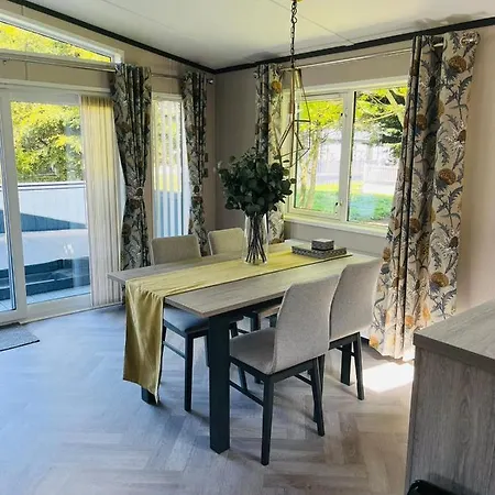 Host & - Sunbird בית נופש יורק